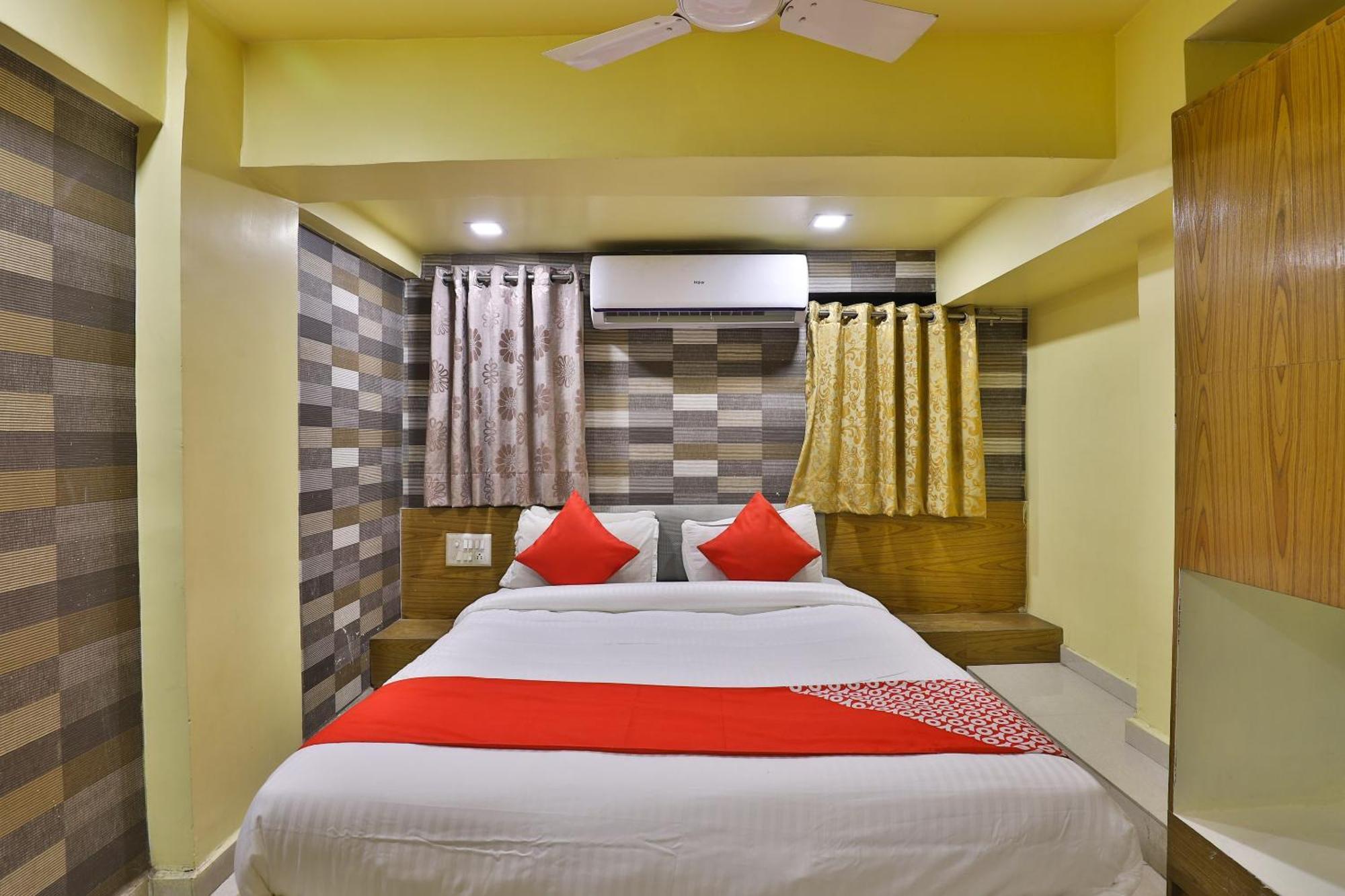 Spot On Hotel Shreeji Palace Ahmedabad Exterior photo