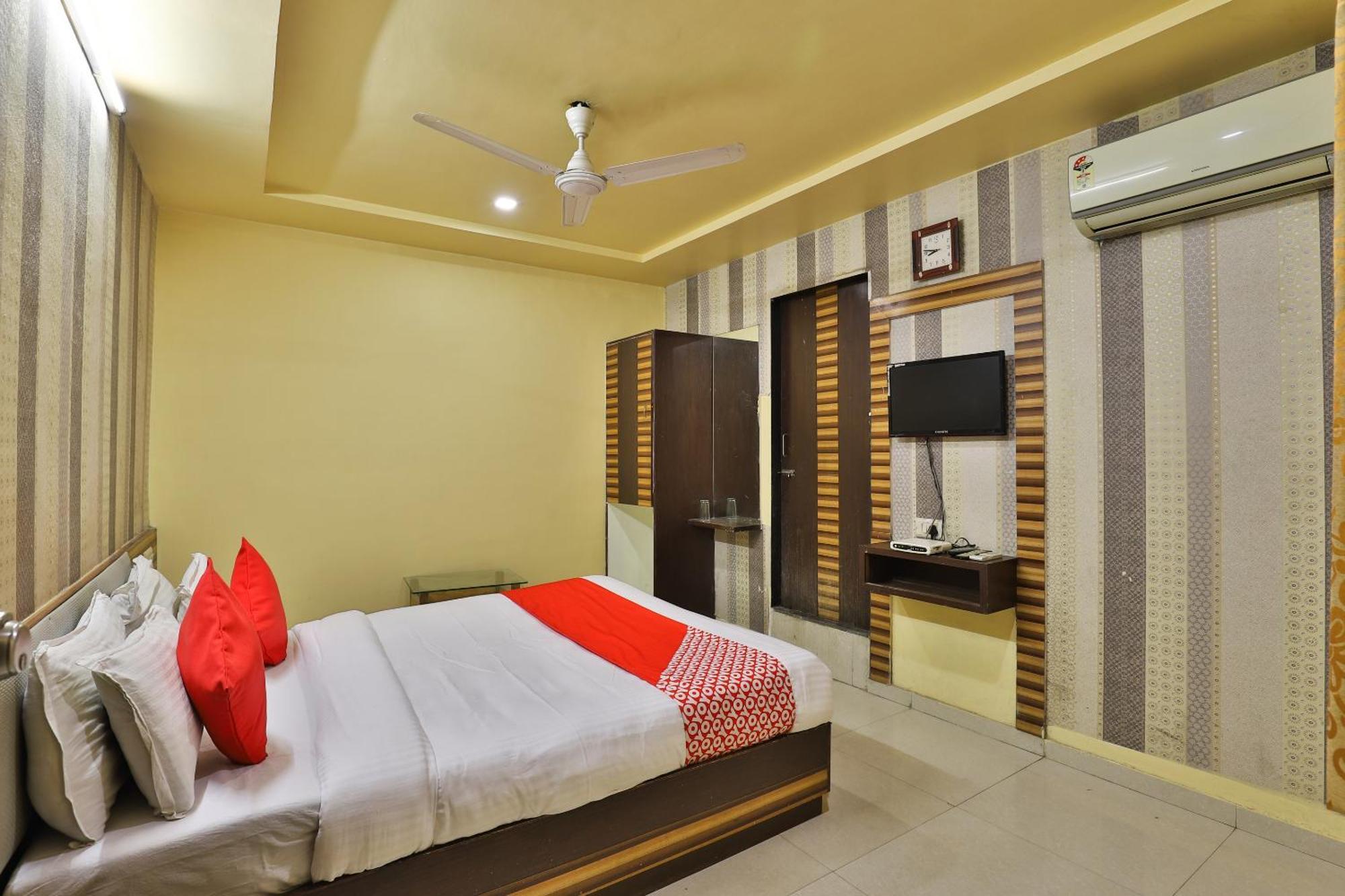 Spot On Hotel Shreeji Palace Ahmedabad Exterior photo